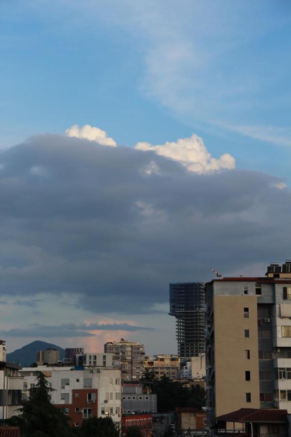 Cozy Big Apartment With Balcony Tirana Extérieur photo
