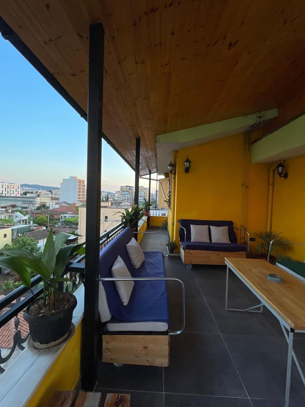Cozy Big Apartment With Balcony Tirana Extérieur photo