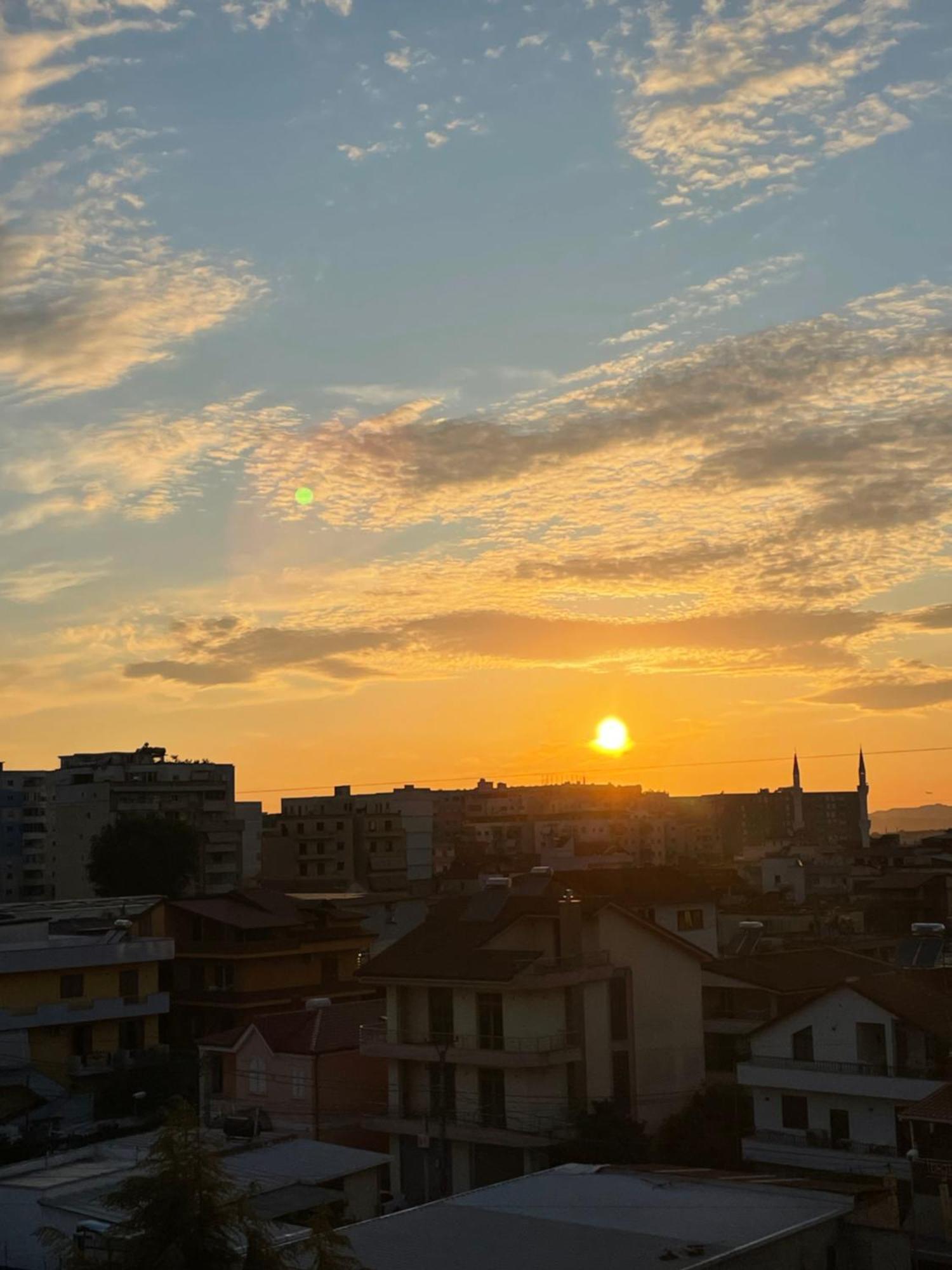 Cozy Big Apartment With Balcony Tirana Extérieur photo